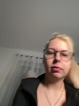 Livewithlucy online show from February 2026 07:53:01 AM