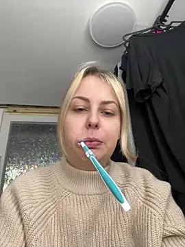 Snapshot of Livewithlucy chatting on February 2025 09:53:02 AM Livewithlucy online show from February 2025 09:53:02 AM