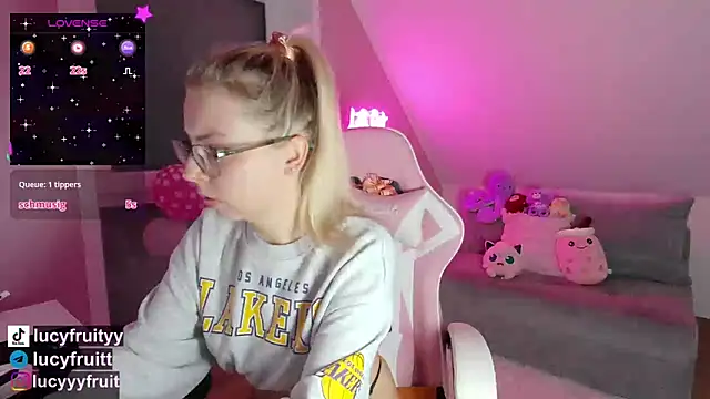 Livewithlucy online show from November 2025 11:37:01 AM