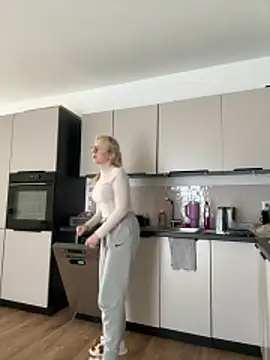 Livewithlucy online show from March 2026 12:09:01 PM