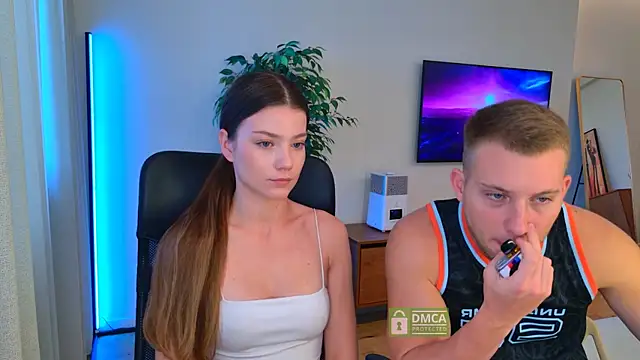 Jony and Jessica online show from June 2026 04:32:02 AM
