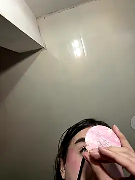 Snapshot of saracaball_ chatting on November 2025 09:52:02 PM saracaball online show from November 2025 09:52:02 PM