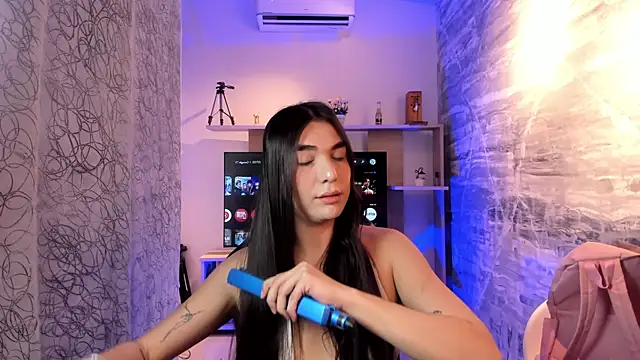 Snapshot of saracaball_ chatting on February 2026 12:06:02 PM saracaball online show from February 2026 12:06:02 PM