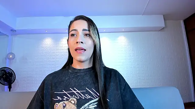 Snapshot of violet_scott chatting on November 2025 10:37:02 AM violet scott online show from November 2025 10:37:02 AM