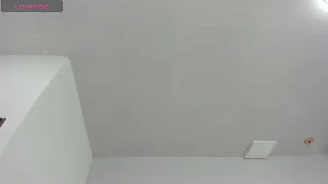 Cherllynn online show from November 2025 04:32:01 PM