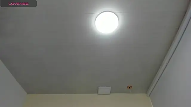 Cherllynn online show from November 2025 04:29:01 PM