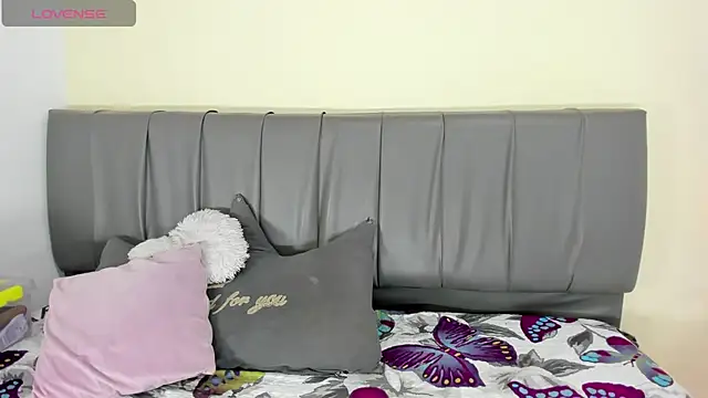 Cherllynn online show from November 2025 03:12:02 PM