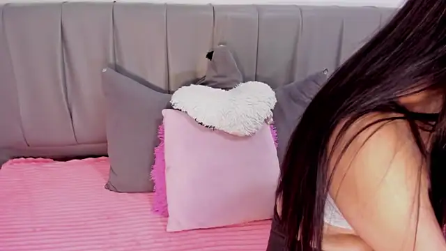 Cherllynn online show from March 2025 04:39:02 PM