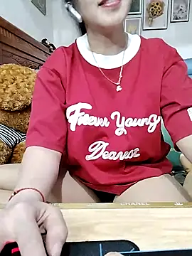 Snapshot of cream1299 chatting on March 2025 11:23:01 AM cream1299 online show from March 2025 11:23:01 AM