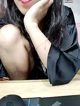 cream1299 online show from November 2025 01:15:02 PM