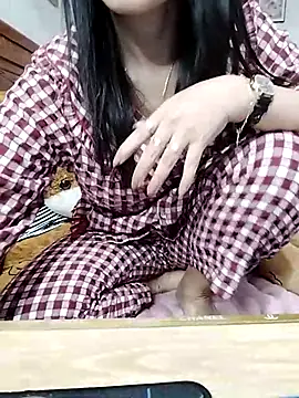 Snapshot of cream1299 chatting on March 2025 07:33:02 AM cream1299 online show from March 2025 07:33:02 AM