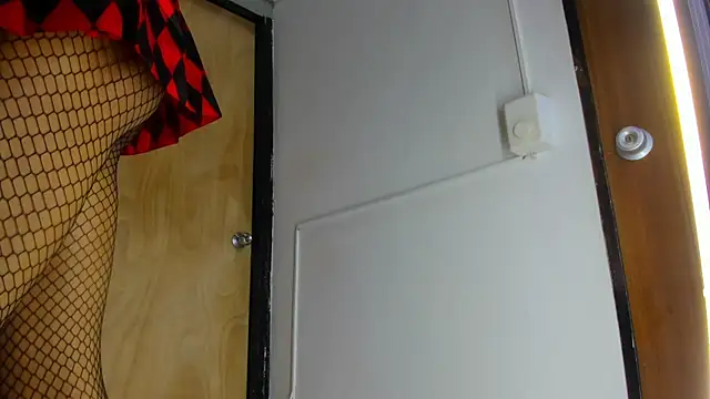 Camille Cedrik online show from October 2025 09:11:02 PM