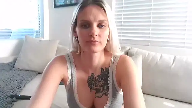 BonnieBazz online show from December 2024 11:13:01 PM