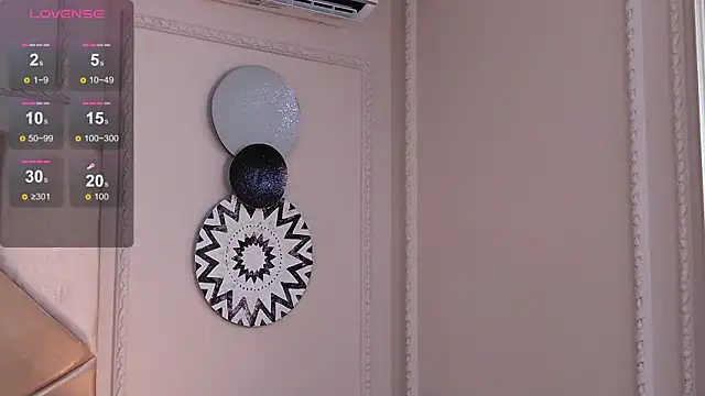 Nahomi King online show from December 2025 02:37:01 PM