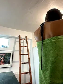 Snapshot of Rati_Curly chatting on October 2025 11:44:02 AM Rati Curly online show from October 2025 11:44:02 AM