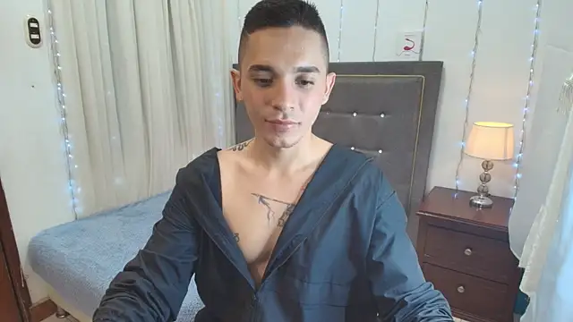 andeerr  online show from March 2025 08:10:02 PM