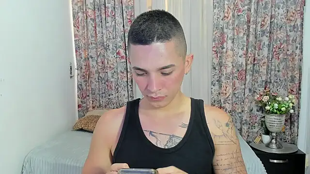 andeerr  online show from January 2025 08:16:01 PM