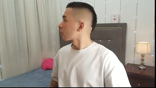 andeerr  online show from March 2025 08:43:01 PM