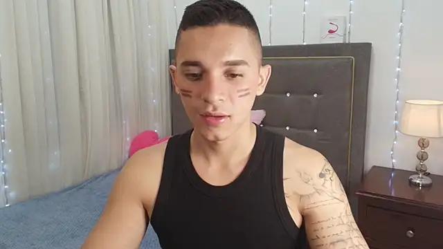 andeerr  online show from March 2025 08:41:02 PM