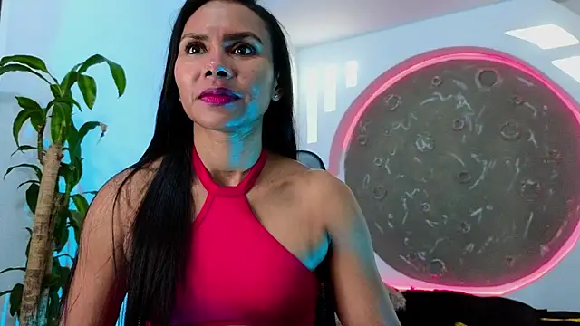 Snapshot of Tatianabr_01 chatting on December 2025 08:33:02 PM Tatianabr 01 online show from December 2025 08:33:02 PM