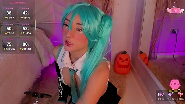 miia  baker online show from October 2025 12:37:01 PM