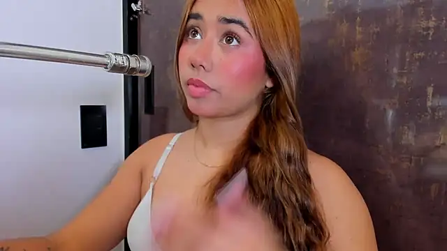 issie cute online show from March 2026 08:10:01 PM