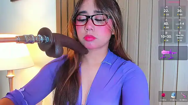 Snapshot of issie_cute chatting on October 2025 02:06:02 PM issie cute online show from October 2025 02:06:02 PM