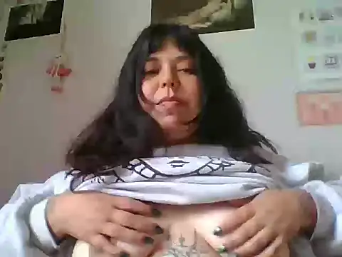 scarletttlove online show from June 2026 06:17:01 PM