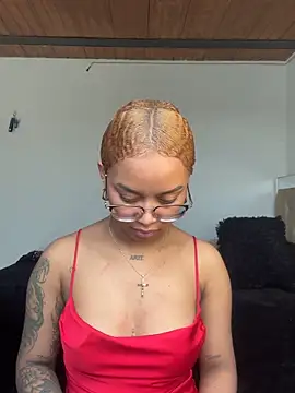 gretell evans online show from November 2025 06:45:02 PM