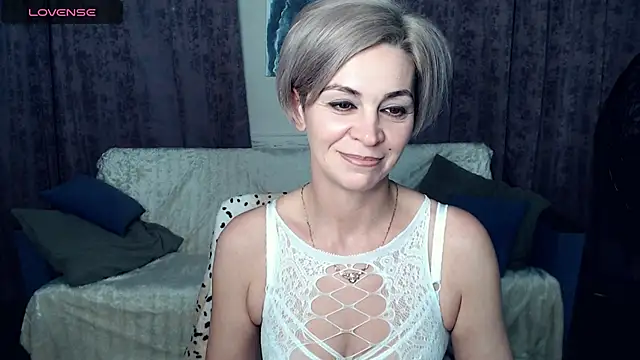 Blonde lola444 online show from December 2024 08:01:02 PM