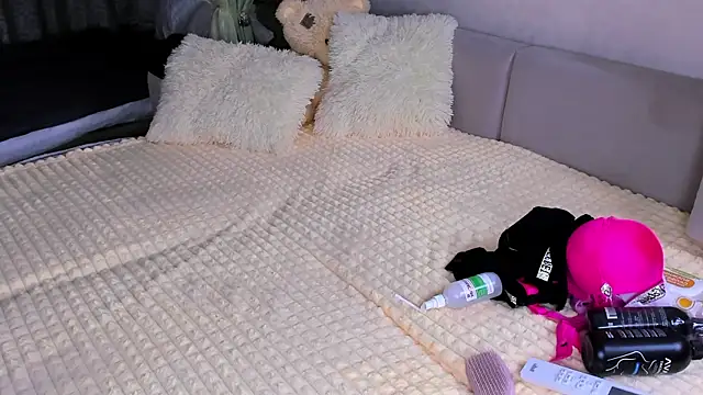 Snapshot of Sweeet_Barbie chatting on November 2025 05:06:02 PM Sweeet Barbie online show from November 2025 05:06:02 PM