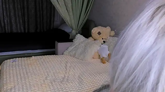 Snapshot of Sweeet_Barbie chatting on December 2025 03:33:01 PM Sweeet Barbie online show from December 2025 03:33:01 PM