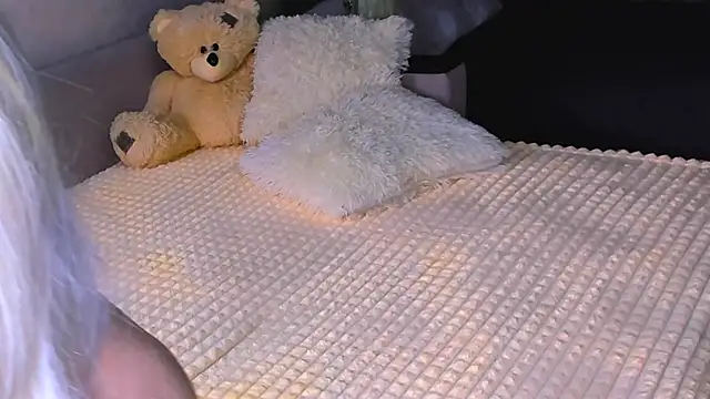 Snapshot of Sweeet_Barbie chatting on November 2025 04:00:01 PM Sweeet Barbie online show from November 2025 04:00:01 PM