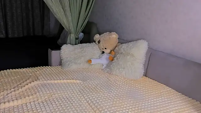 Snapshot of Sweeet_Barbie chatting on November 2025 04:07:02 PM Sweeet Barbie online show from November 2025 04:07:02 PM