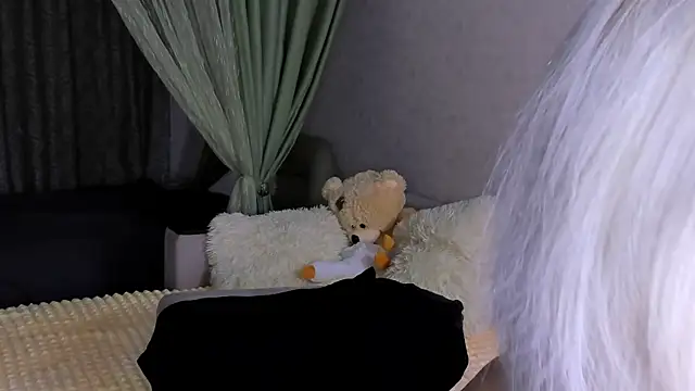 Snapshot of Sweeet_Barbie chatting on November 2025 03:56:01 PM Sweeet Barbie online show from November 2025 03:56:01 PM