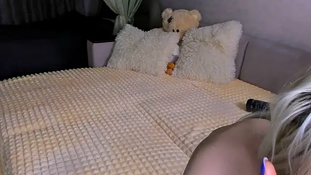 Snapshot of Sweeet_Barbie chatting on November 2025 03:33:02 PM Sweeet Barbie online show from November 2025 03:33:02 PM