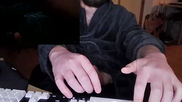 Snapshot of anontraveller chatting on December 2025 07:18:01 PM anontraveller online show from December 2025 07:18:01 PM