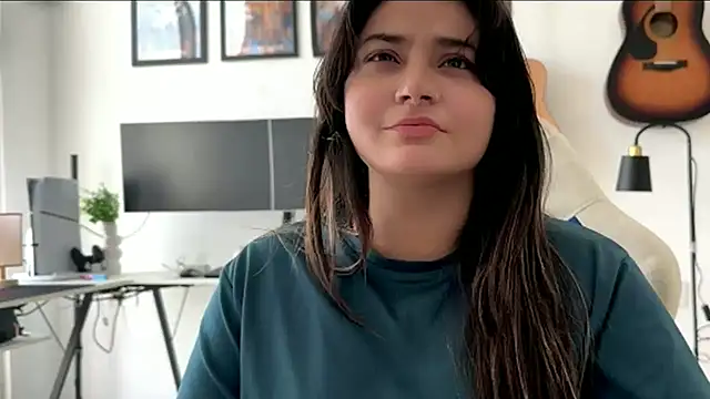 Snapshot of demieliss chatting on May 2026 09:06:02 AM demieliss online show from May 2026 09:06:02 AM