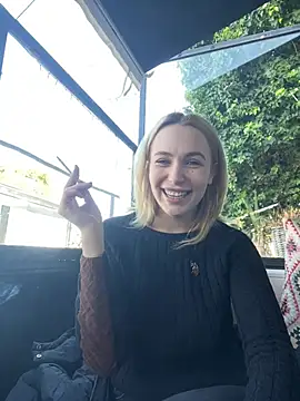 Evamaslow online show from December 2024 11:11:02 AM