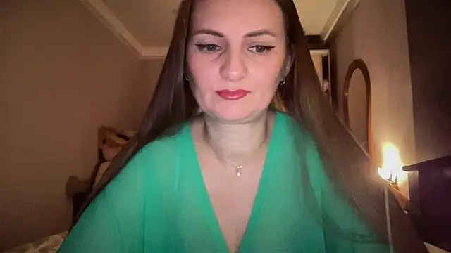Snapshot of Viola_sweet chatting on June 2026 06:57:02 PM Viola sweet online show from June 2026 06:57:02 PM