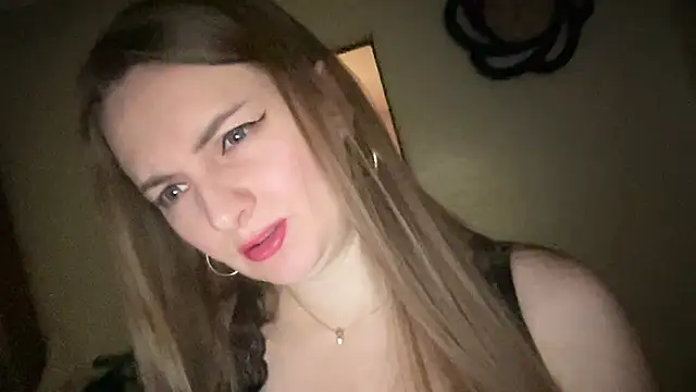 Snapshot of Viola_sweet chatting on July 2026 08:28:01 PM Viola sweet online show from July 2026 08:28:01 PM