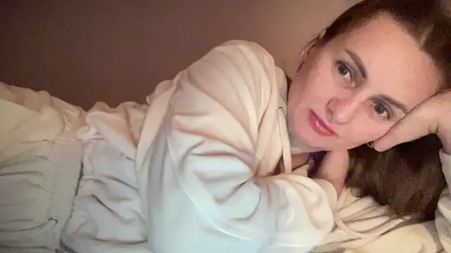 Snapshot of Viola_sweet chatting on December 2025 04:44:02 AM Viola sweet online show from December 2025 04:44:02 AM