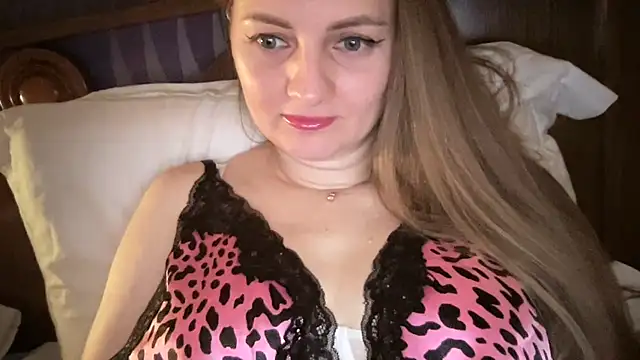 Snapshot of Viola_sweet chatting on July 2026 11:49:01 PM Viola sweet online show from July 2026 11:49:01 PM