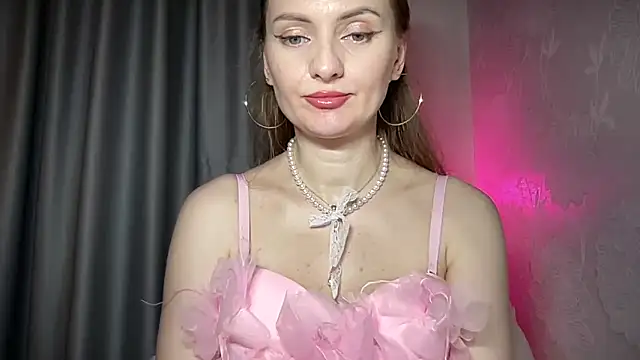 Snapshot of Viola_sweet chatting on November 2025 07:47:01 PM Viola sweet online show from November 2025 07:47:01 PM