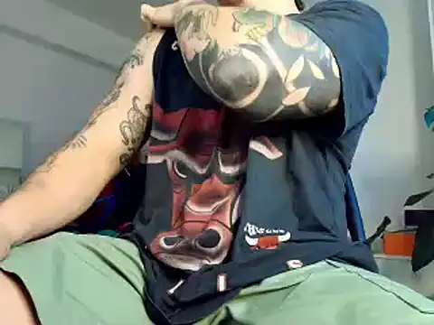 Snapshot of juandking chatting on December 2024 05:05:02 PM juandking online show from December 2024 05:05:02 PM