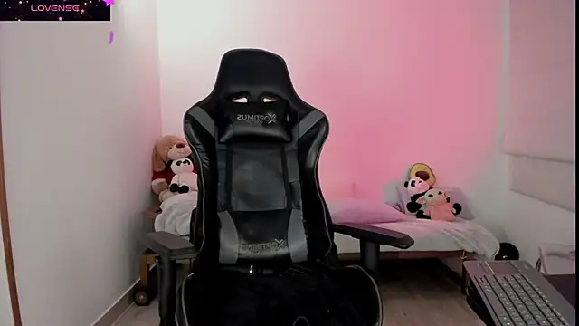 Biancastrongg online show from October 2025 02:54:02 AM