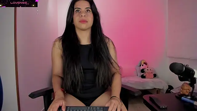Biancastrongg online show from October 2025 02:10:01 AM