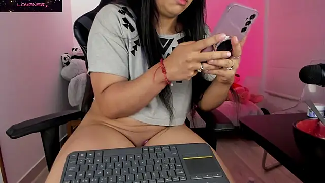 Biancastrongg online show from February 2026 04:54:01 AM