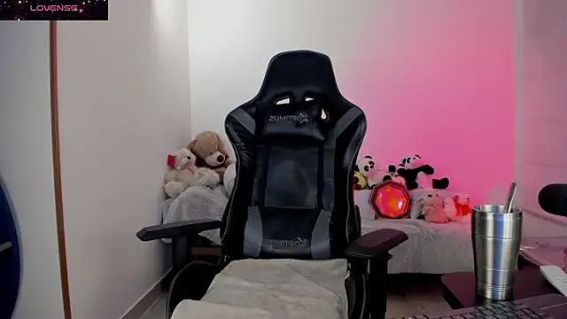 Biancastrongg online show from March 2026 01:49:01 AM