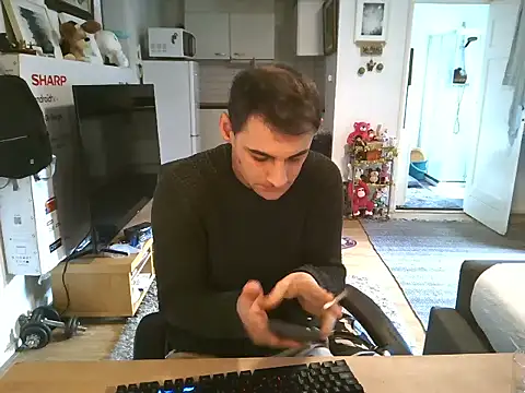 Snapshot of mihaimichael chatting on October 2025 09:19:02 AM mihaimichael online show from October 2025 09:19:02 AM